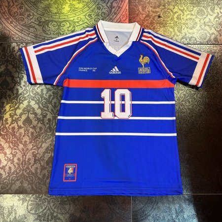 تيشيرت زيدان الأسطوري