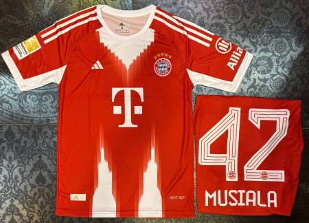 تيشيرت بايرن ميونخ الأساسي 2025/2026